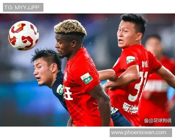 中超激战曼联大胜拜仁红牌事件引发全场热议与争议分析