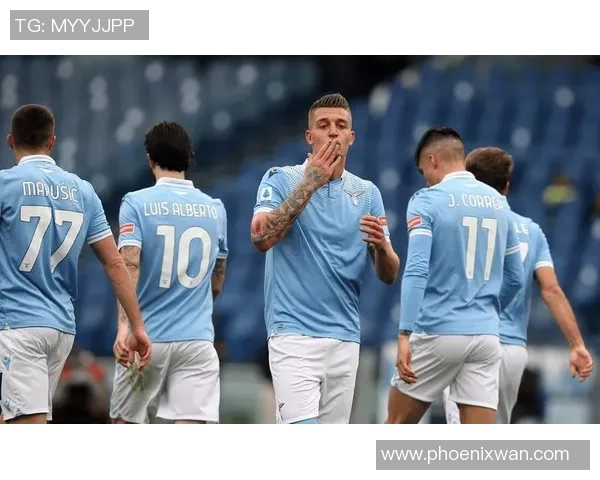 国王杯惊心动魄国米逆转曼联全场沸腾的瞬间回顾