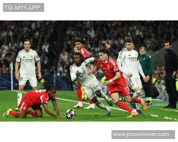 本菲卡逆转巴黎圣日耳曼上演帽子戏法引爆欧冠激情瞬间 本菲卡逆转巴黎圣日耳曼上演帽子戏法引爆欧冠激情瞬间